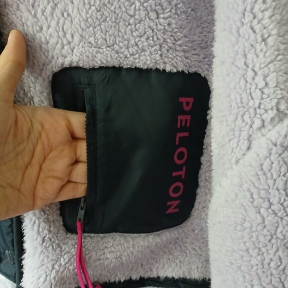 Peloton Women's Size Medium Caviar Warm Sherpa Sweater Long Sleeve Pocket Purple - Picture 8 of 15